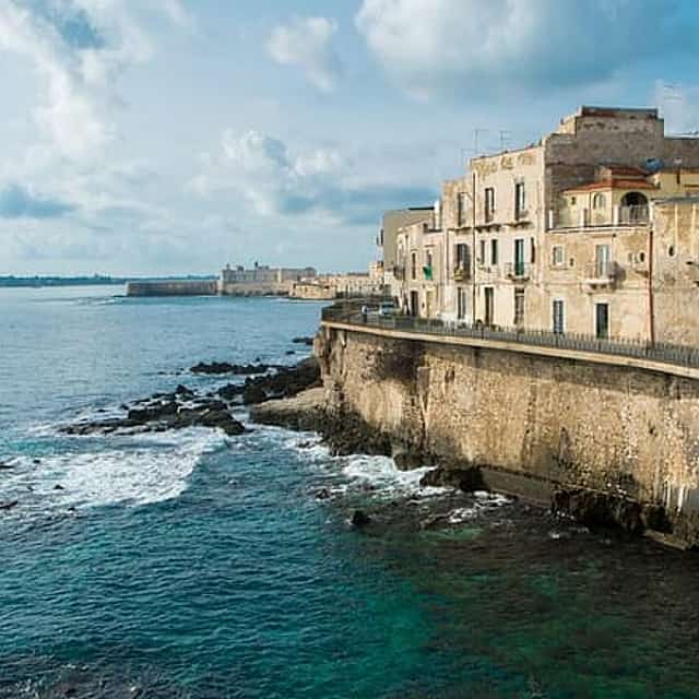 Syracuse Ortigia Scavenger Hunt & Self-Guided Walking Tour