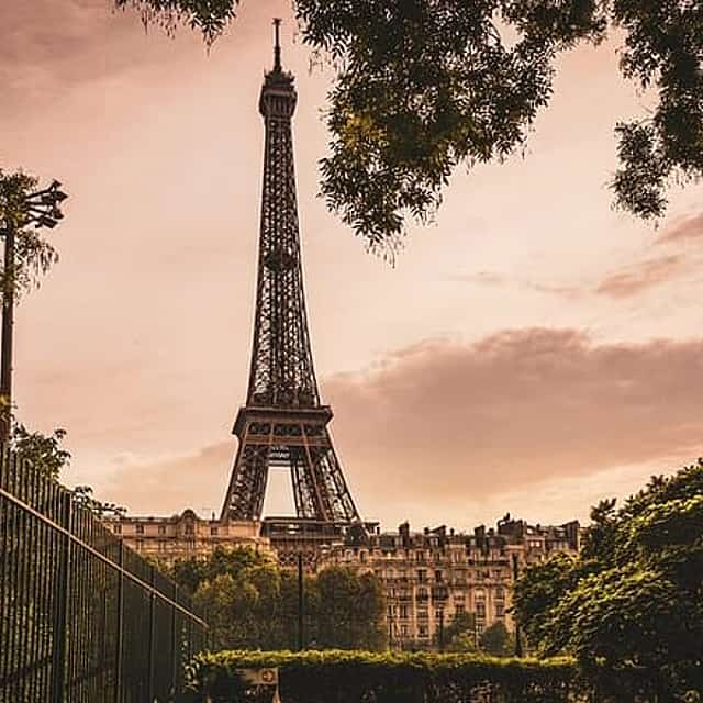 Paris Private Small Group Tour with Beauvais