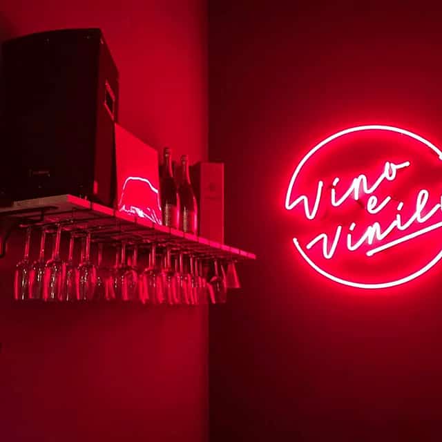 Wines & Vinyl: A Vintage Experience in the Heart of Rome