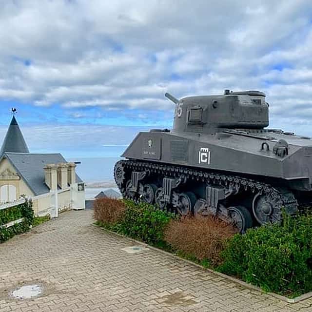 Normandy Battlefields D-Day Private Trip with VIP Services from Paris