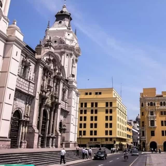 Lima Guided Tour with Larco Museum and Casa Aliaga