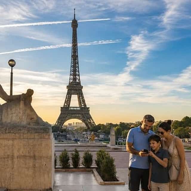 Caccia al Tesoro di Parigi e Tour a Piedi Autoguidato dei Punti Salienti
