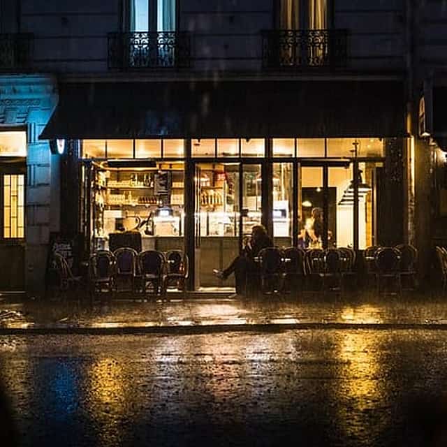 8 hours Paris Tour with Montmartre, Le Marais, Cruise & Galeries Lafayette