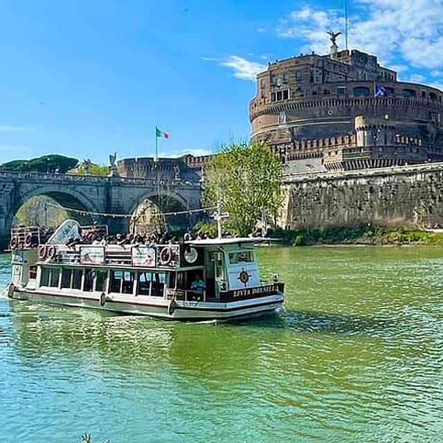 Rome Colosseum Self Audoguided Tour and Tiber River Boat Ride