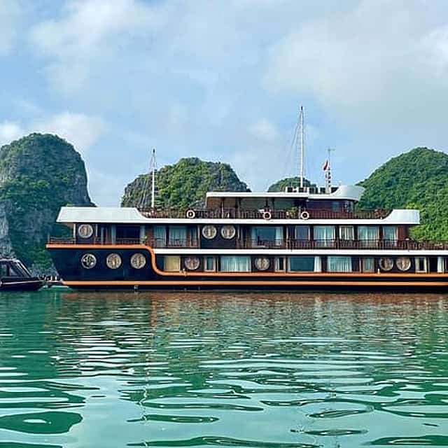 From Hanoi: 3 Days Lan Ha Bay Cat Ba Island Cruise and Kayaking