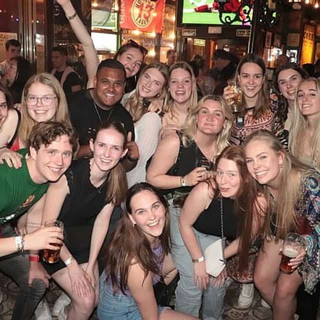 Pub Crawl Madrid Vibes