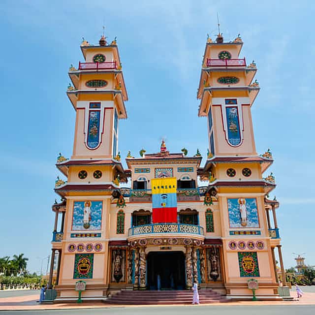 Cu Chi Tunnel - Cao Dai Temple - Moc Bai Border (Multilingual Tour Guide)