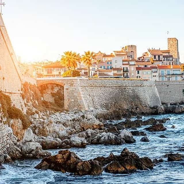 Private direct transfer from Monaco to Antibes