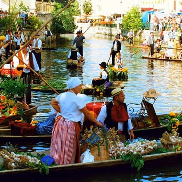 L'Isle-sur-la-Sorgue, Gordes and Roussillon: the most beautiful villages of Provence