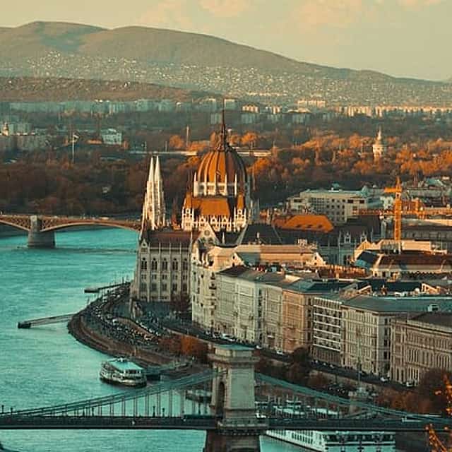 Private English speaking driver from Prague to Budapest with amazing sightseeing