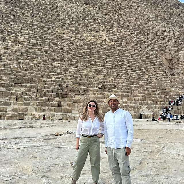 Transit in Kairo: Pyramiden und Sphinx
