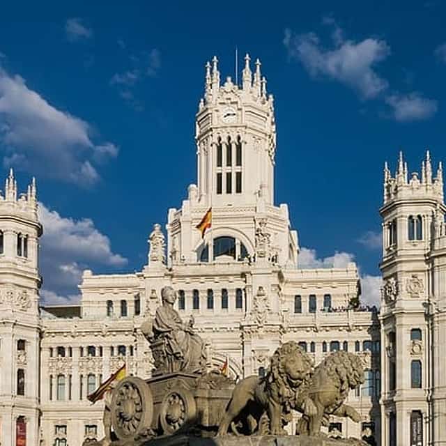 Private Car Transfer from Lisbon to Madrid with 2 hours for sightseeing
