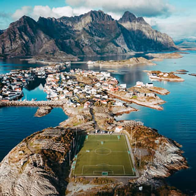 Lofoten Highlights Photo Tour - Henningsvær & Haukland