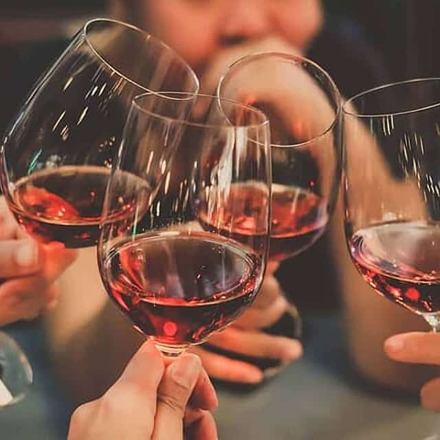 Le Marais with Metro and Indian Meal in Paris with Wine Tasting