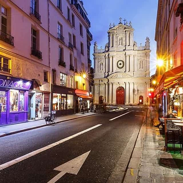 8 hours Paris city tour with Montmartre, Le Marais and Crazy horse