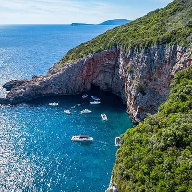 Private Speedboat Tour: Lady of the Rocks & Blue Cave - Small Groups up to 25