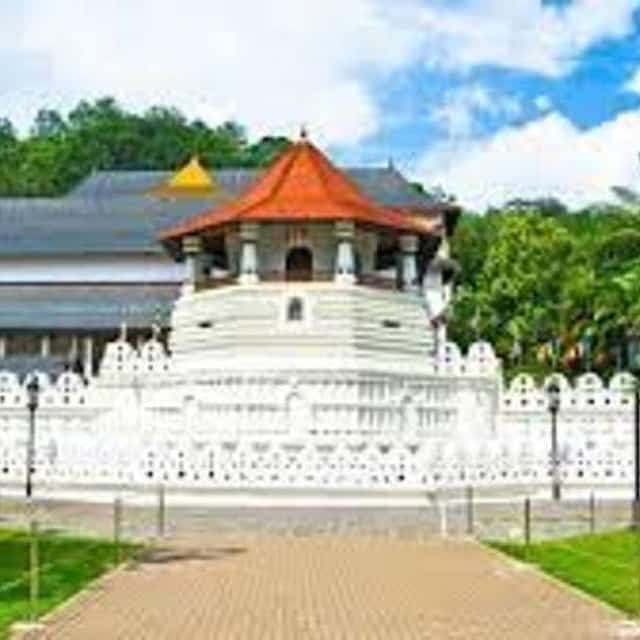 Kandy Full Day Tour by Sedan Car from Colombo (Private Day Tour)