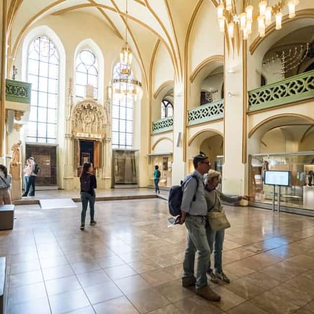 Old and Jewish Town: Interiors & Coffee and Cake with English Guide