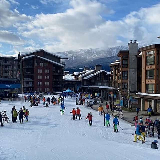 Vancouver to Revelstoke 2 days Ski and Snowboarding Tour