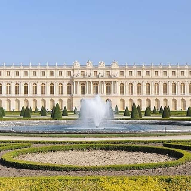 Half-Day Private Versailles Trip and Seine River Cruise