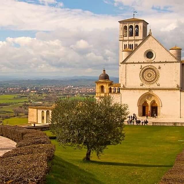 Assisi from Rome - Private Day Tour with Luxury Car