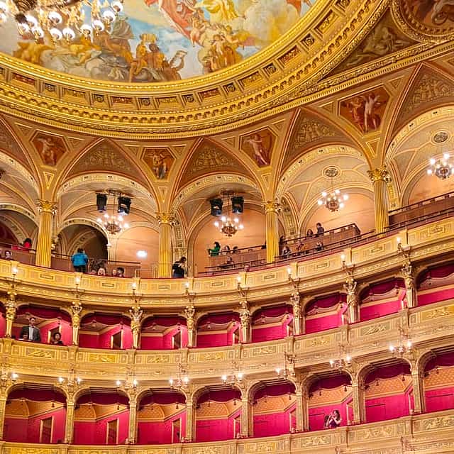 Budapest Opera House guided tour with live mini concert