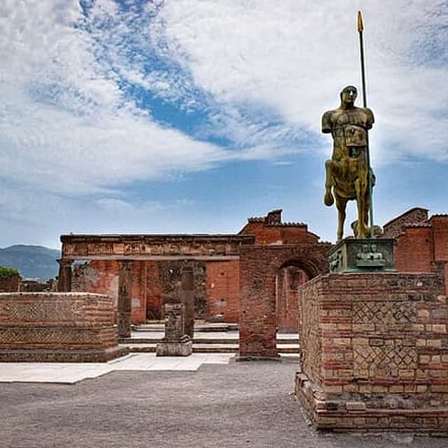 Pompeii: 2-Hour Shared Guided Tour with Skip-the-Line Ticket