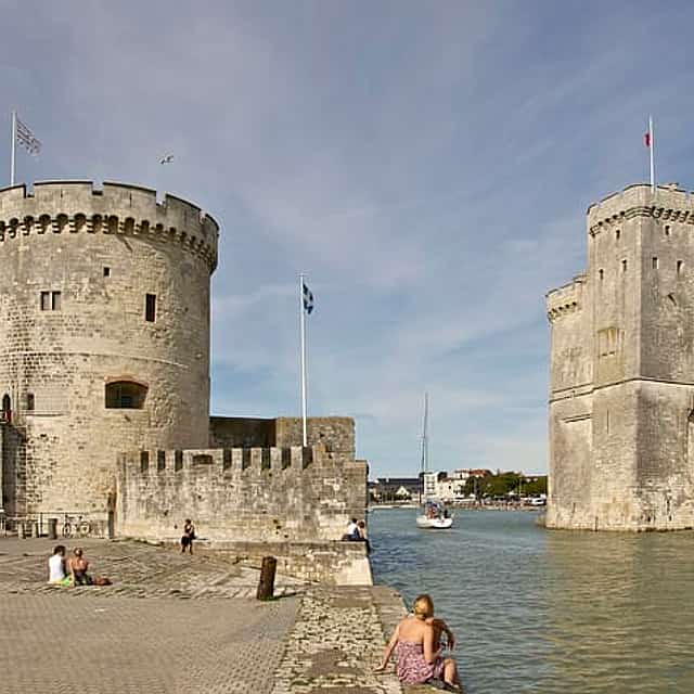 La Rochelle Private Shore Excursion: Green Venice & Wine Tasting