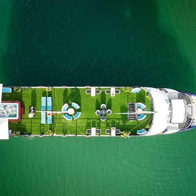 Luxury Halong Day Trip with Limousine Bus Roundtrip By Expressway