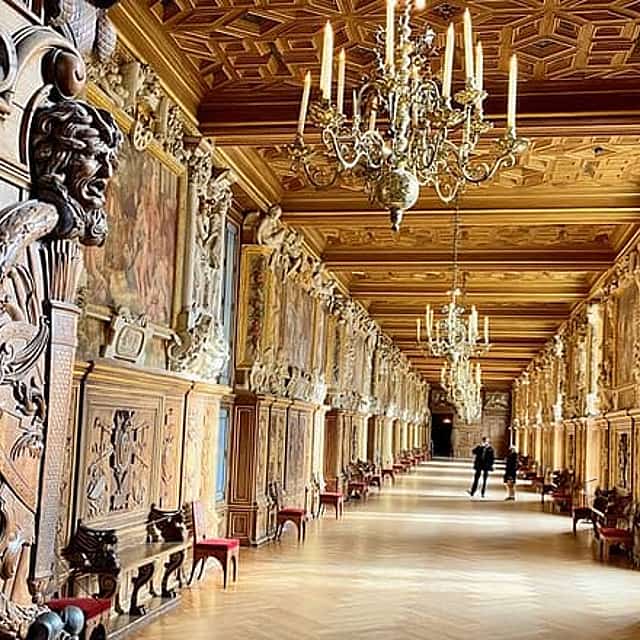 Fontainebleau, Versailles, Trianon Small group from Paris.