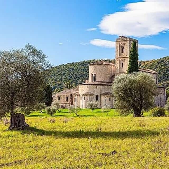 Val d’Orcia Day Trip from Florence with Wine and Cheese Tasting