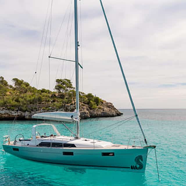 OCEANIS 41.1 – Private Boat Tour - Full Day (7:00)