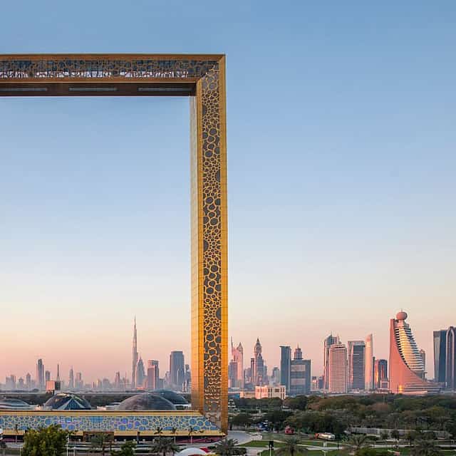 Dubai Frame, Dubai Mall Shopping, Burj Khalifa 124/125th Floor and Musical Fountain Show Visit with Private Transfers
