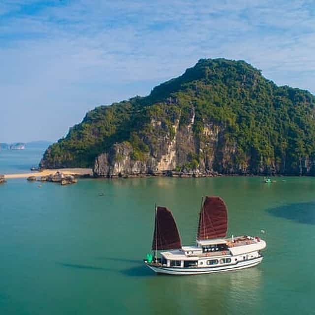 Private 2-Day Boutique Cruise in the Pristine of Bai Tu Long Bay