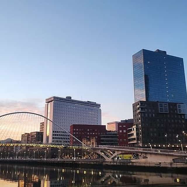 Private Transfer From Barcelona To Bilbao With a 2 Hour Stop