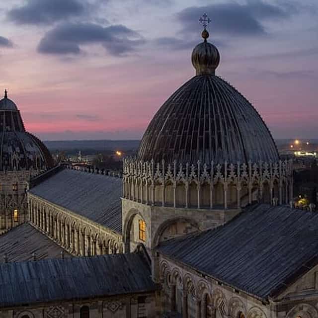 Private Transfer From Monaco To Pisa With a 2 Hour Stop in Genoa