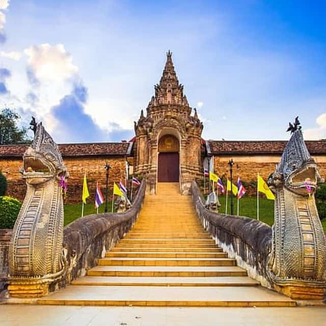 Private Transfer from Bangkok to Lampang with 2h of Sightseeing