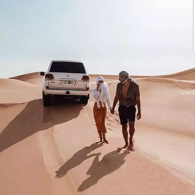 Aventure VIP Safari dans les dunes rouges du désert.
