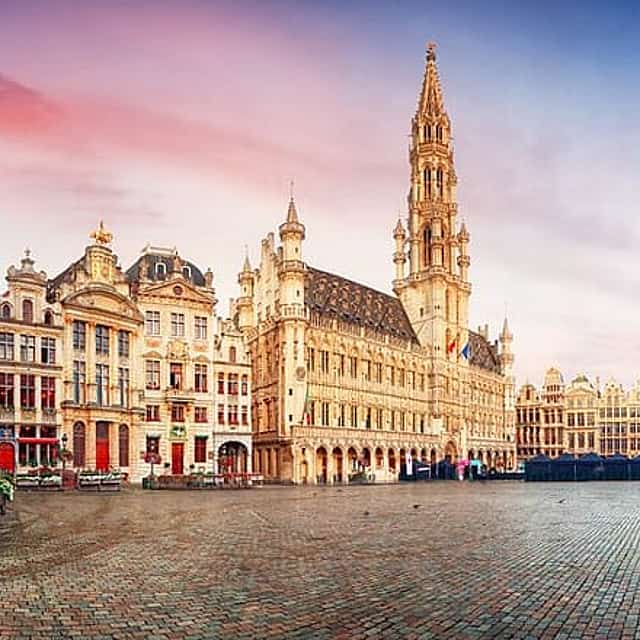 Private transfer from Amsterdam to Brussels, 2h Stop in Gouda