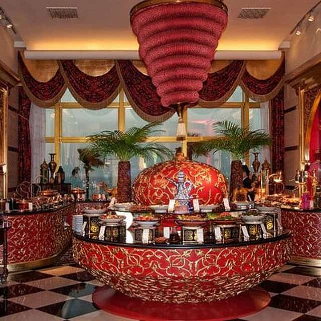 Visita al interior del Burj Al Arab de Dubái (hotel de 7 estrellas) con almuerzo y traslados.
