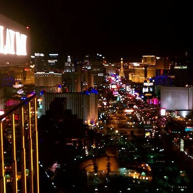 2-Hour Vegas Strip Walking Tour with Photos,Champagne & Vintage Vegas Goody Bags