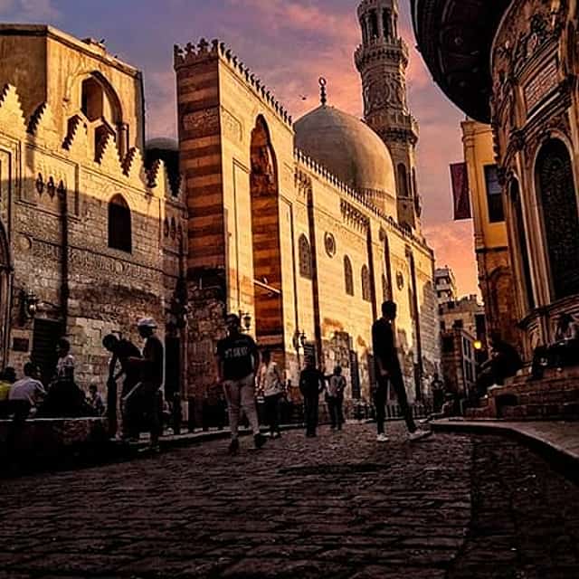 Tour to El Moez St and Al Azhar Park with Dinner