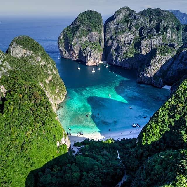 Krabi: Пхи-Пхи — Остров Майя на скоростном катере.
