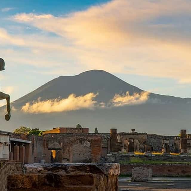 8 Hours Private Tour from Naples to Pompeii, Positano and Cetara