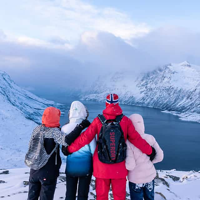 Tromsø: Snowshoe Hike with Local Guides