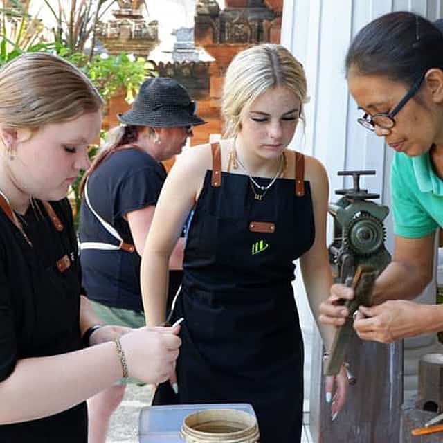 Sacred Monkey Forest Sanctuary and Silver Smith Class Tour in Bali