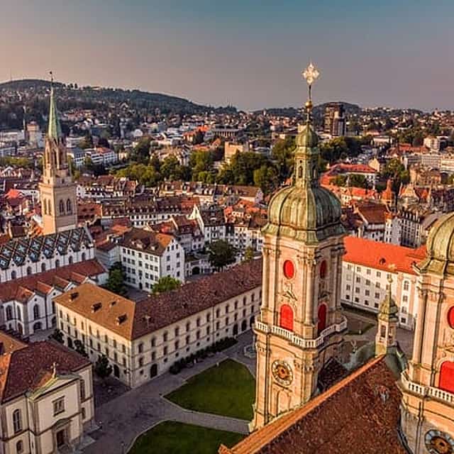 Privater Transfer: Zürich nach St. Gallen, 2 Stunden Aufenthalt in Schloss Kyburg