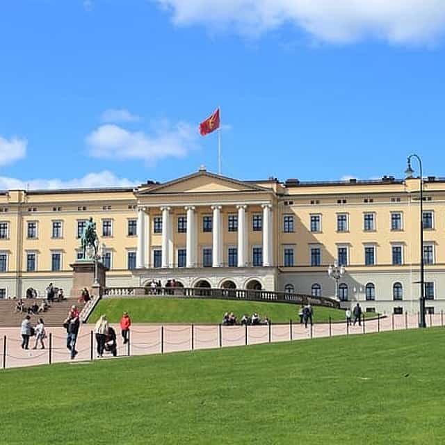 Privétransfer van Oslo naar Kristiansand met een stop van 2 uur