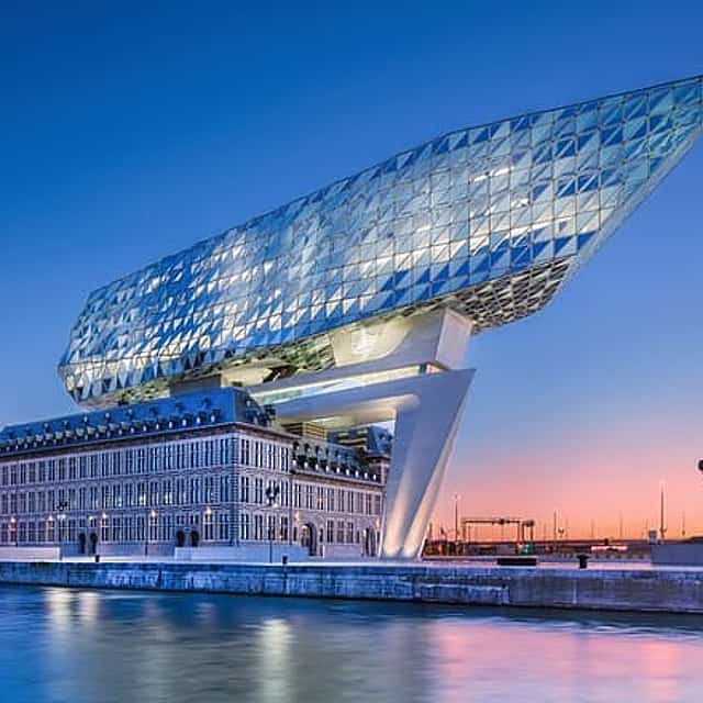 Privé transfer van Brugge naar Düsseldorf, 2u Stop in Antwerpen