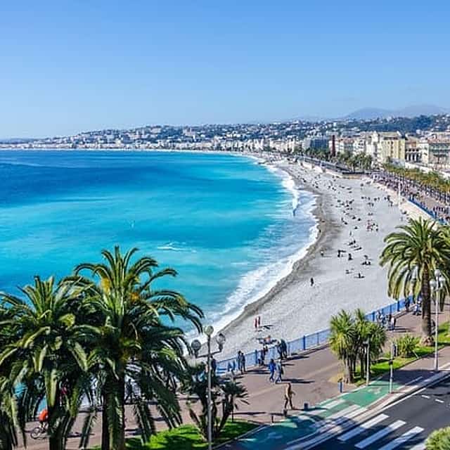 Private One-way Transfer From Cannes to Nice, 2h Stop in Antibes